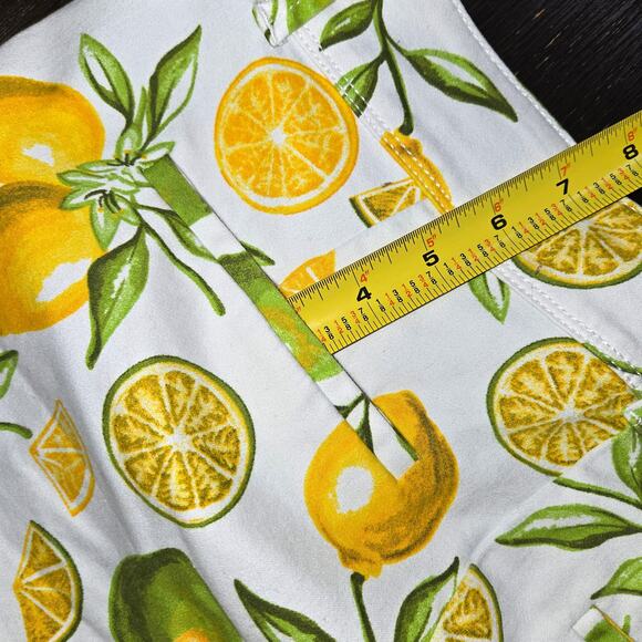 Isaac Mizrahi Size 12 Women Lemon Print Tailored Stretch Sailor Shorts - Picture 10 of 10